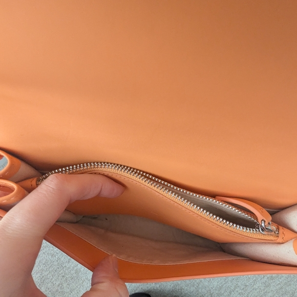 Baggu Bright Orange Compact Fine Grain Leather Purse - Picture 13 of 15